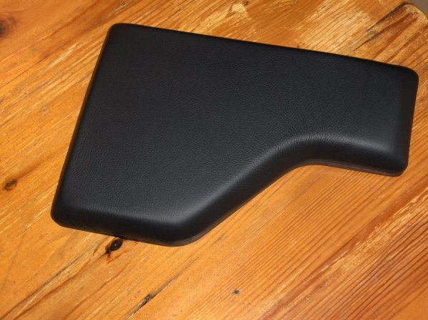 Armrest black.JPG